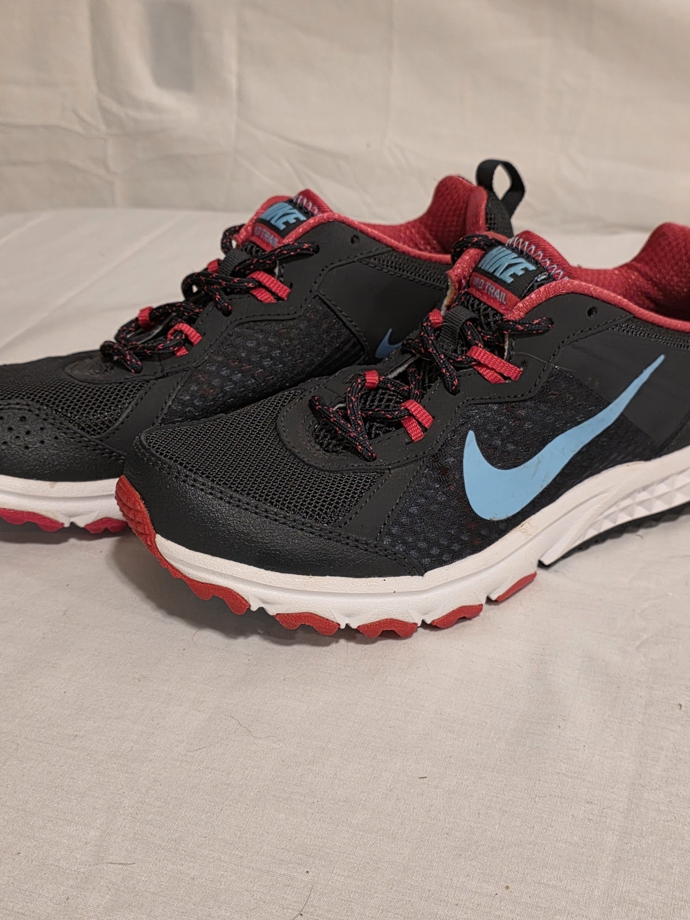 Nike Wild Trail Low Black Womens Size 6.5 Walk Run Hike Shoes